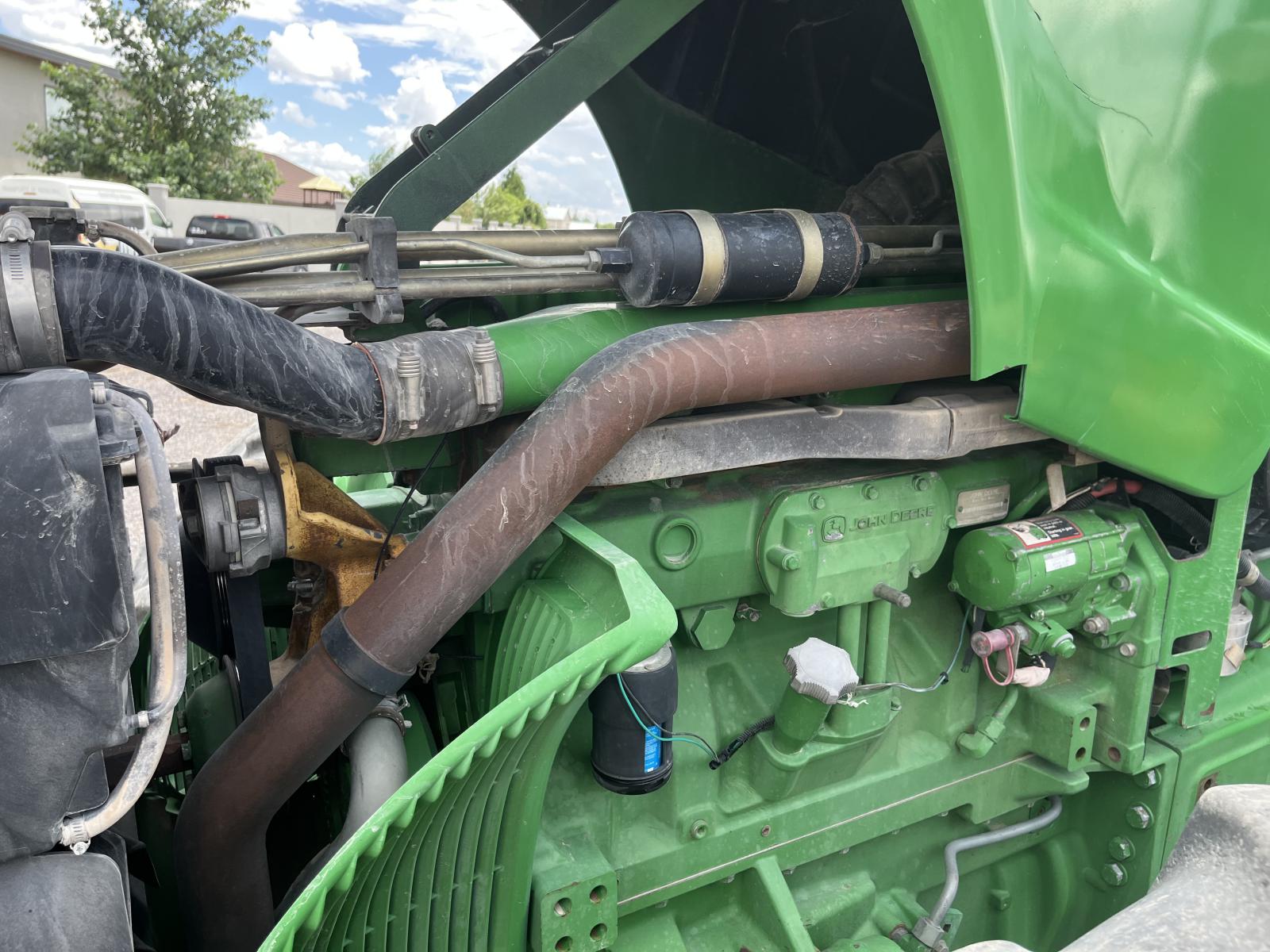 ./imagenes/INVOICE/2019/13516/JOHN DEERE 8520 (18).JPG